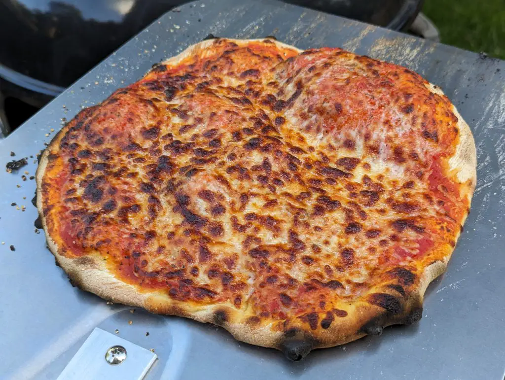 Weber Kettle Pizza Recipe - What's Smoking